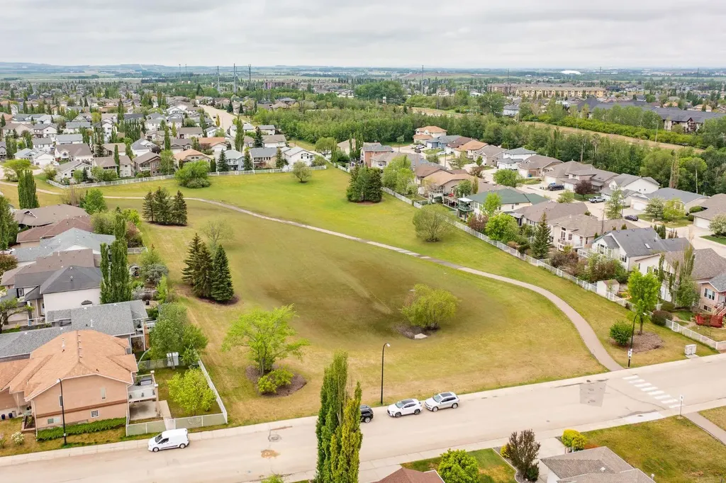 189 Lampard Crescent Red Deer AB T4R2W6