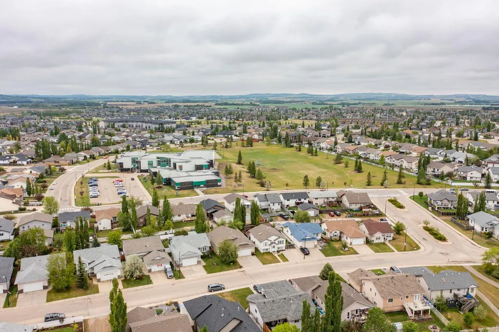 189 Lampard Crescent Red Deer AB T4R2W6