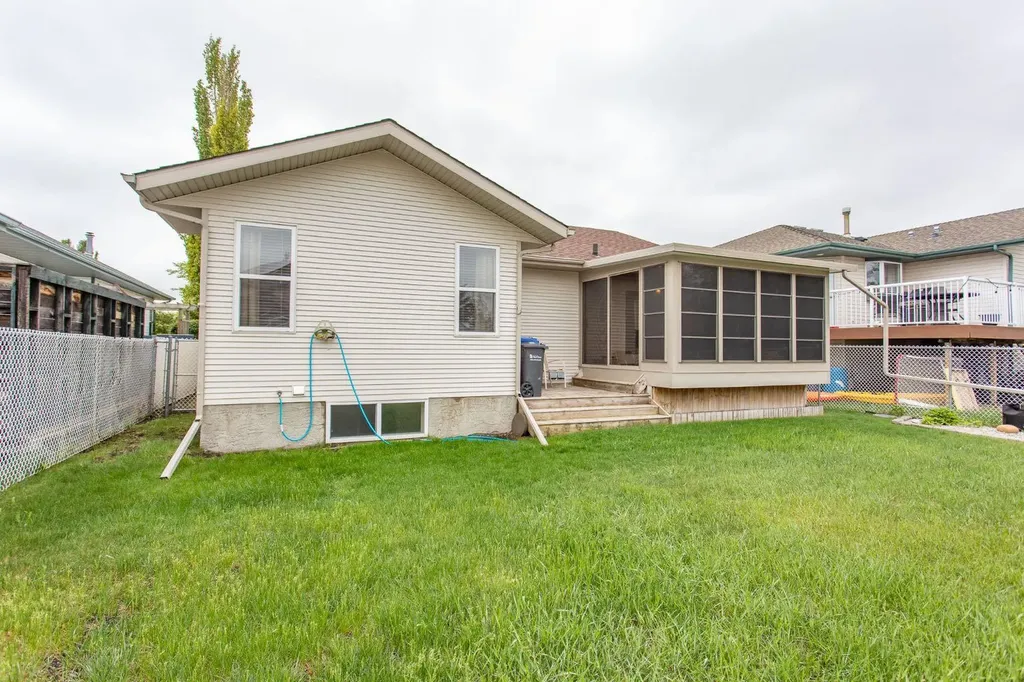 189 Lampard Crescent Red Deer AB T4R2W6