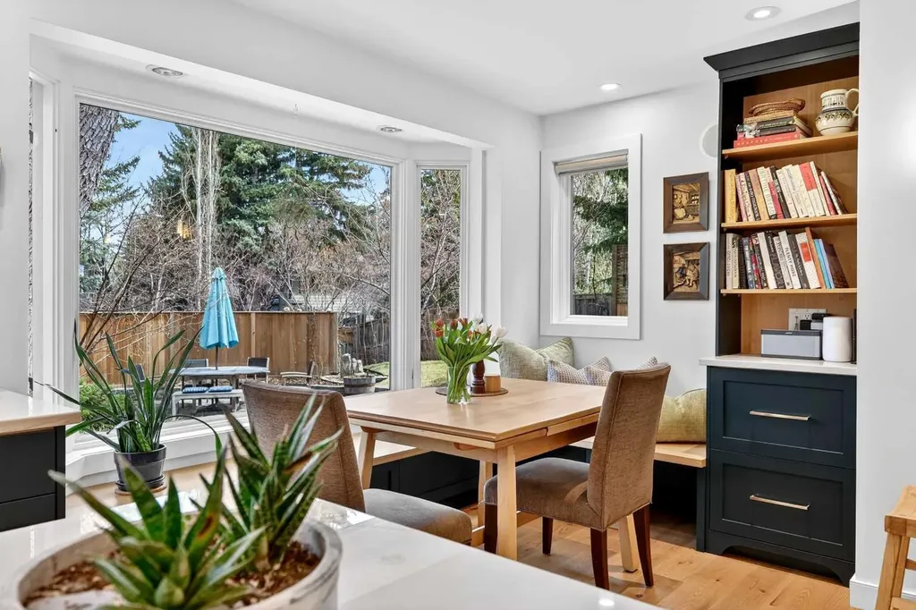 8932 Baylor Crescent SW Calgary AB T2V 3N4