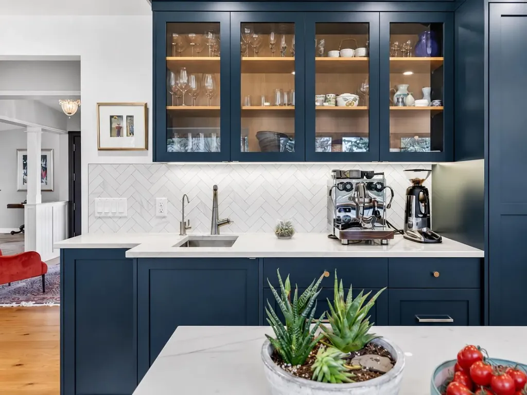 8932 Baylor Crescent SW Calgary AB T2V 3N4