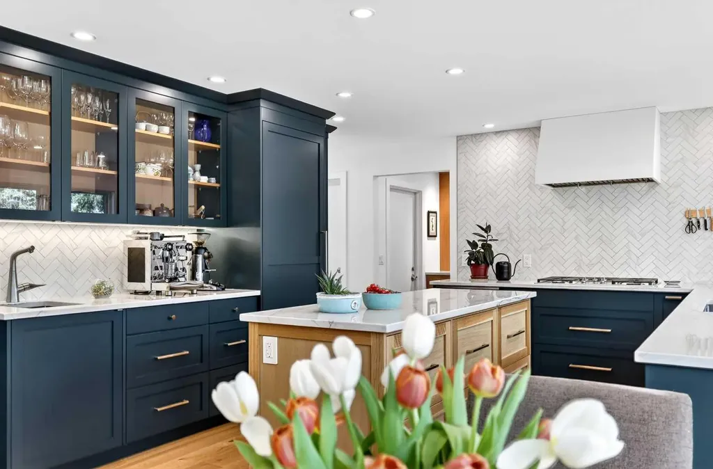 8932 Baylor Crescent SW Calgary AB T2V 3N4
