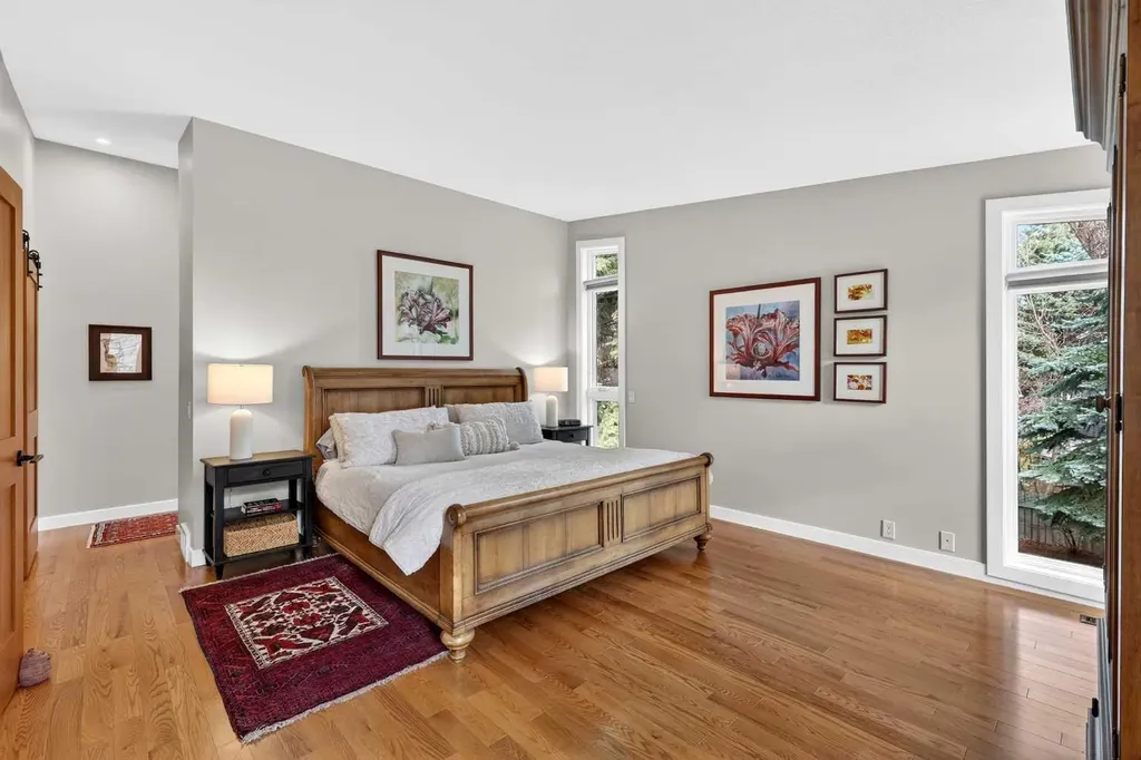8932 Baylor Crescent SW Calgary AB T2V 3N4