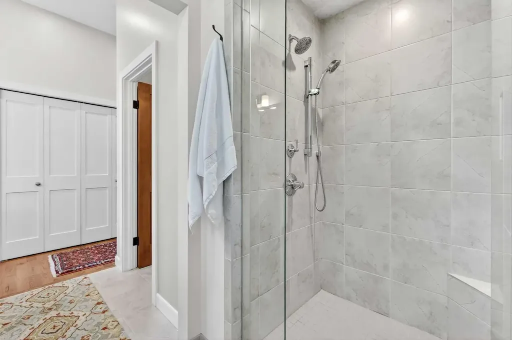 8932 Baylor Crescent SW Calgary AB T2V 3N4