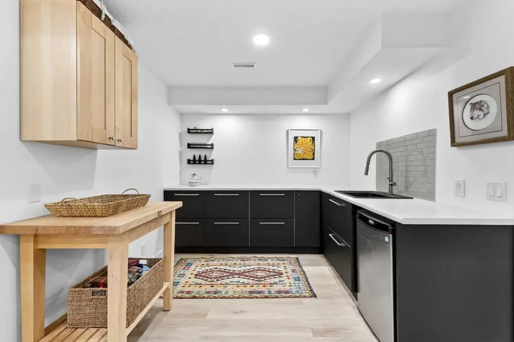 8932 Baylor Crescent SW Calgary AB T2V 3N4