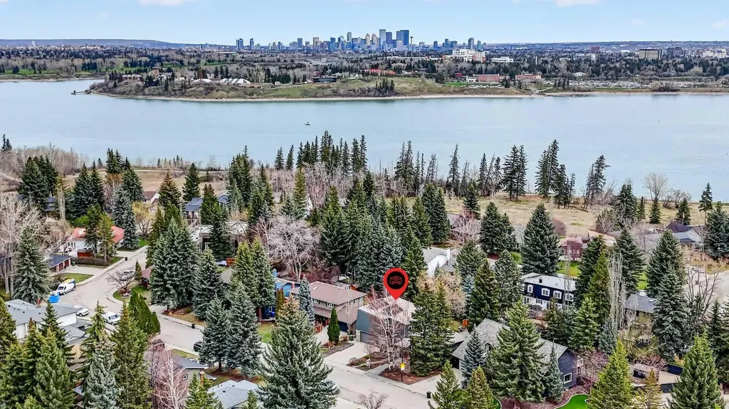 8932 Baylor Crescent SW Calgary AB T2V 3N4