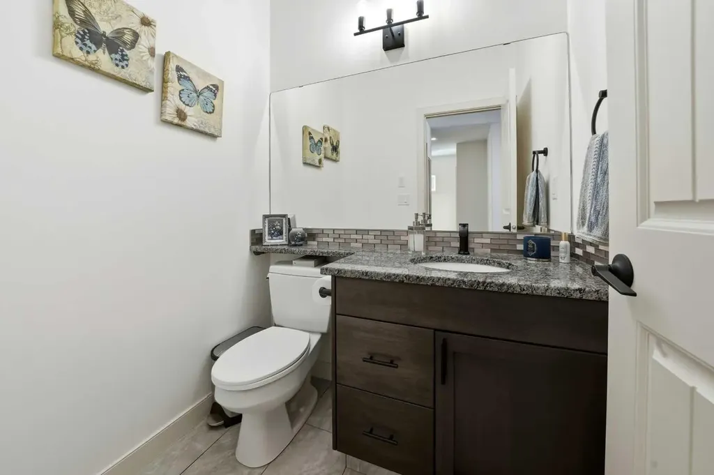 118 Viscount Drive Red Deer AB T4R 0M6