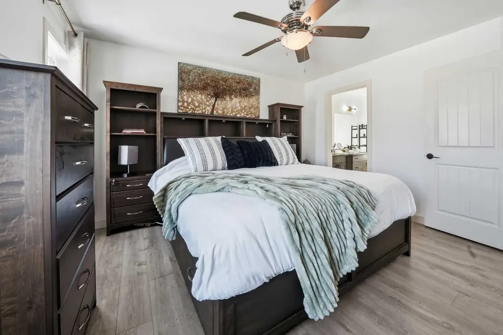 118 Viscount Drive Red Deer AB T4R 0M6