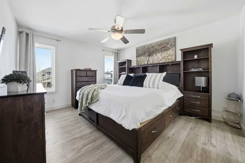 118 Viscount Drive Red Deer AB T4R 0M6