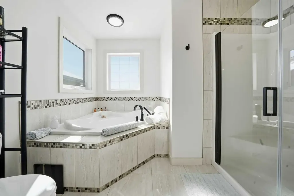 118 Viscount Drive Red Deer AB T4R 0M6