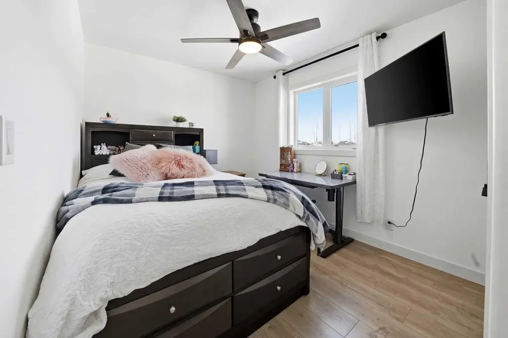 118 Viscount Drive Red Deer AB T4R 0M6