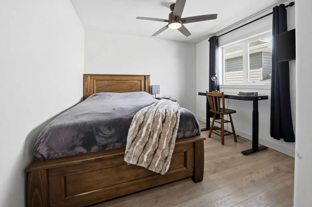 118 Viscount Drive Red Deer AB T4R 0M6