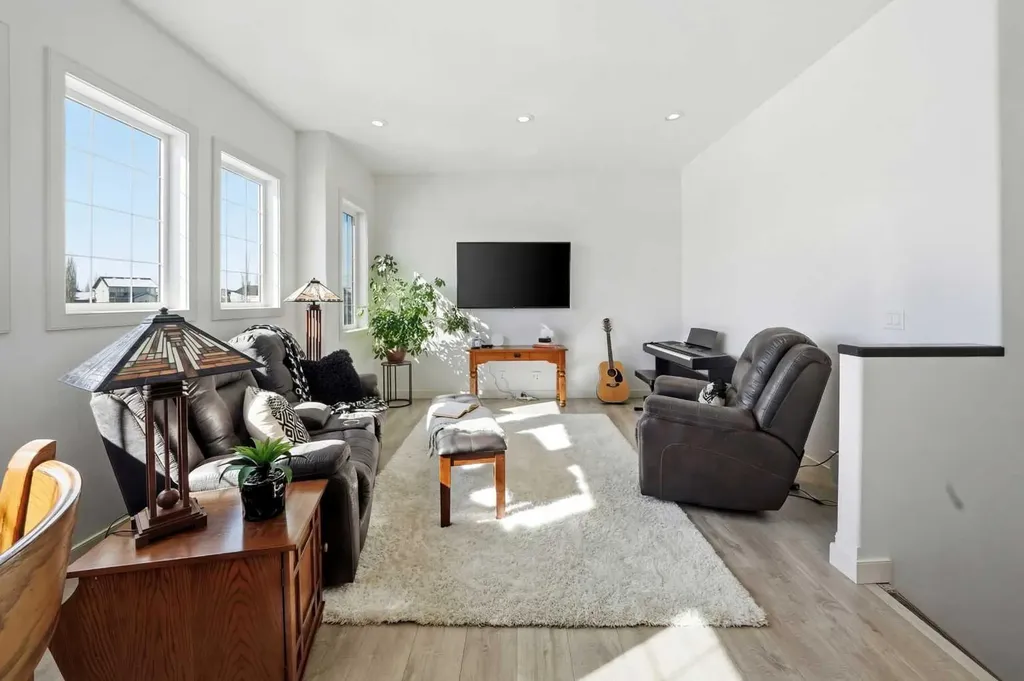 118 Viscount Drive Red Deer AB T4R 0M6