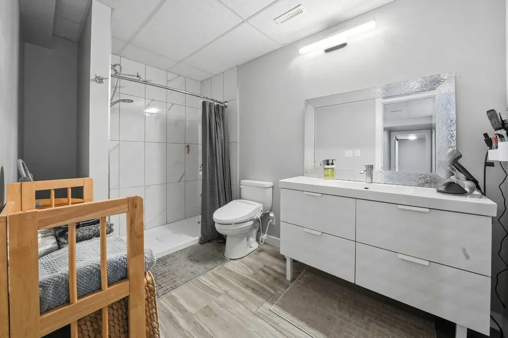 118 Viscount Drive Red Deer AB T4R 0M6
