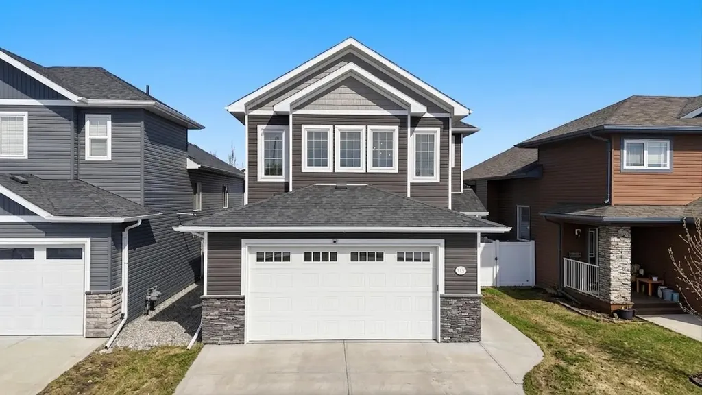 118 Viscount Drive Red Deer AB T4R 0M6