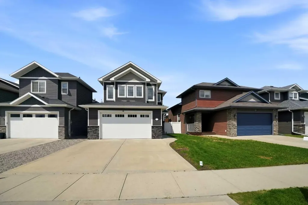 118 Viscount Drive Red Deer AB T4R 0M6