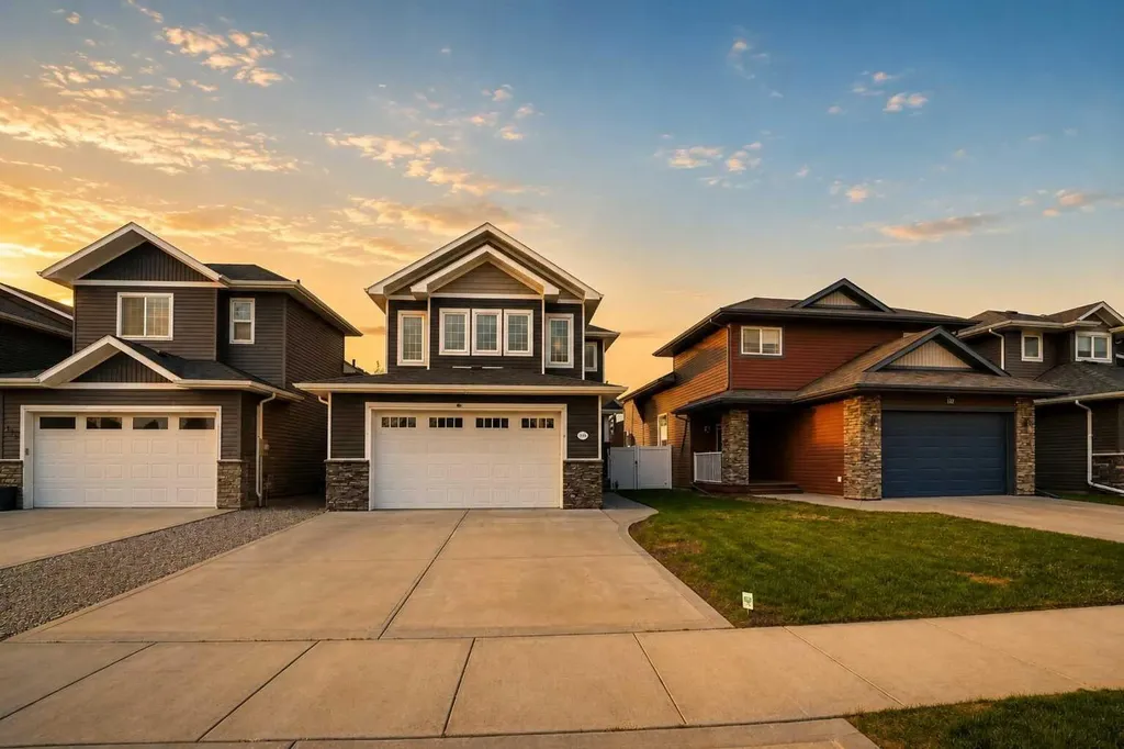 118 Viscount Drive Red Deer AB T4R 0M6