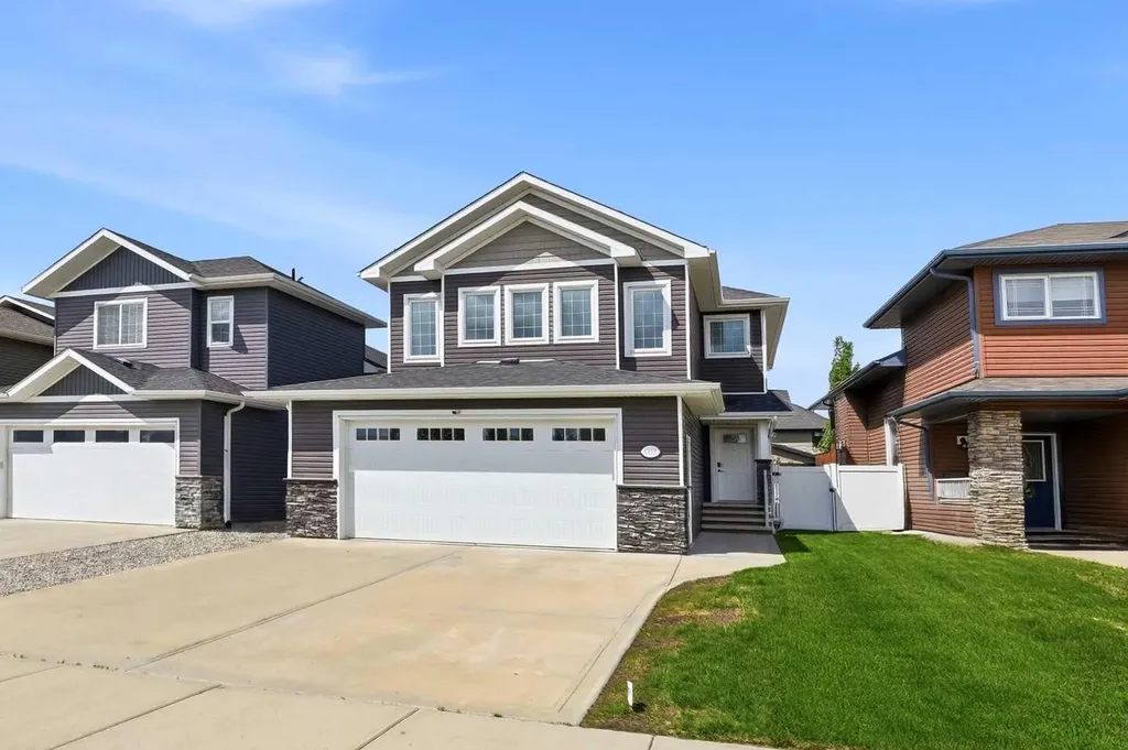 118 Viscount Drive Red Deer AB T4R 0M6