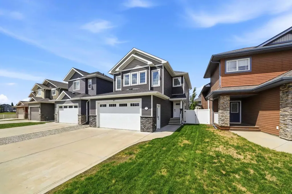 118 Viscount Drive Red Deer AB T4R 0M6