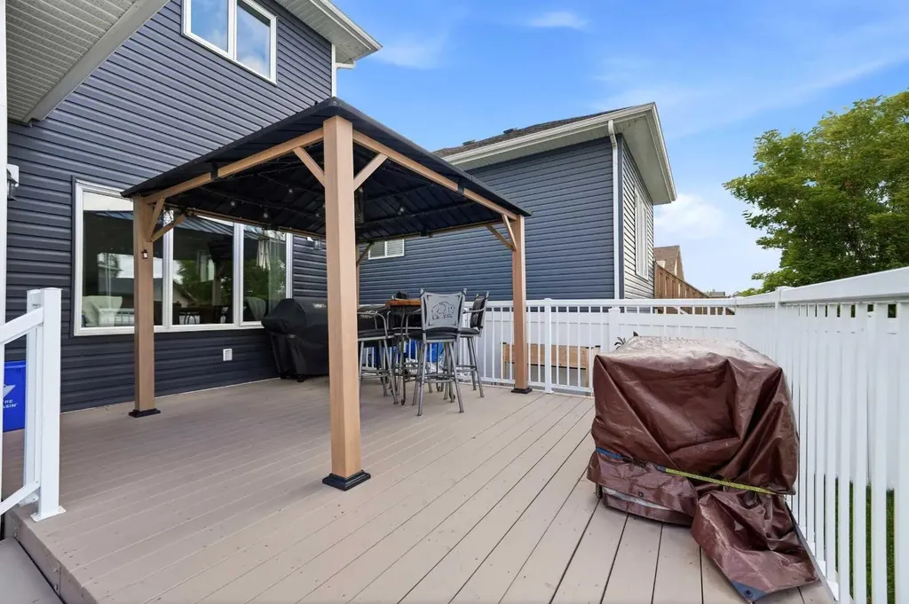 118 Viscount Drive Red Deer AB T4R 0M6
