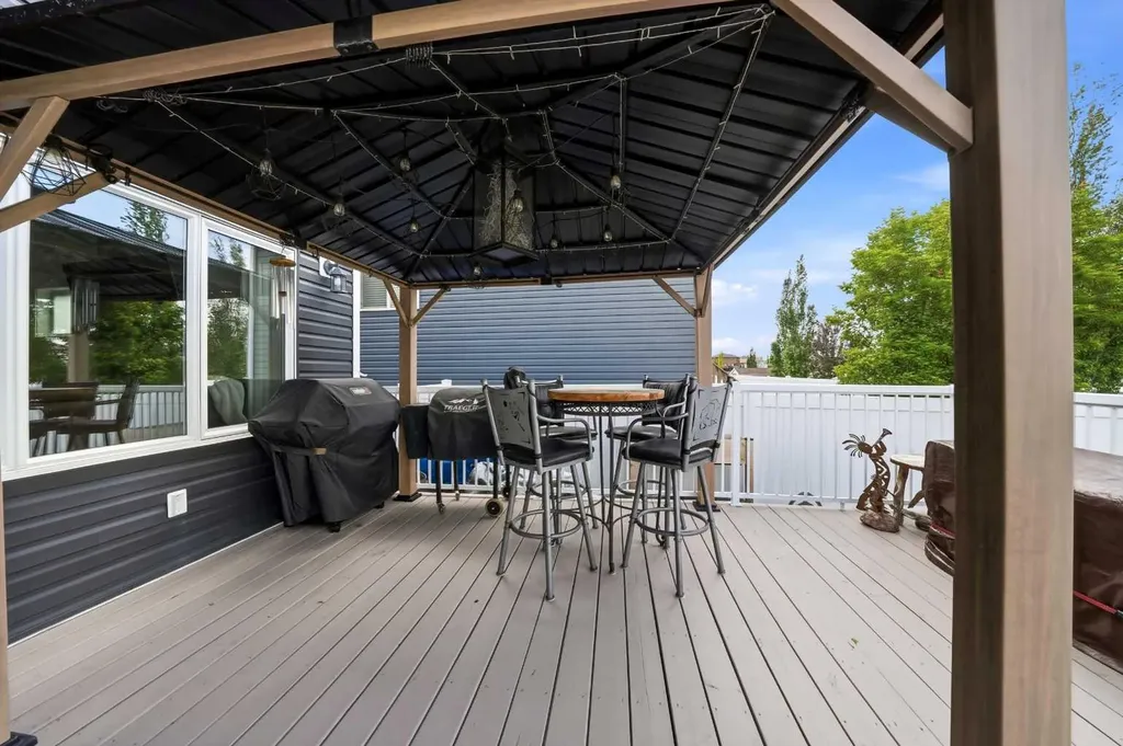 118 Viscount Drive Red Deer AB T4R 0M6