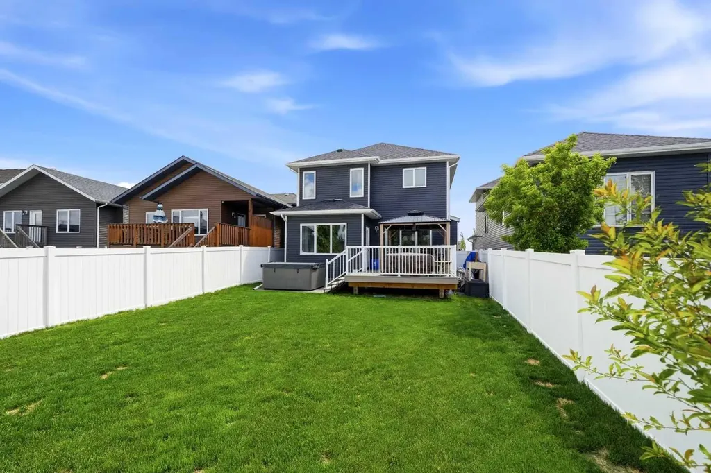 118 Viscount Drive Red Deer AB T4R 0M6