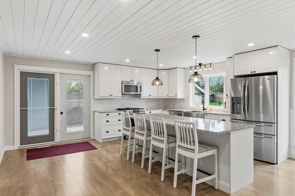 5613 37 Street Lloydminster AB T9V 1Z2