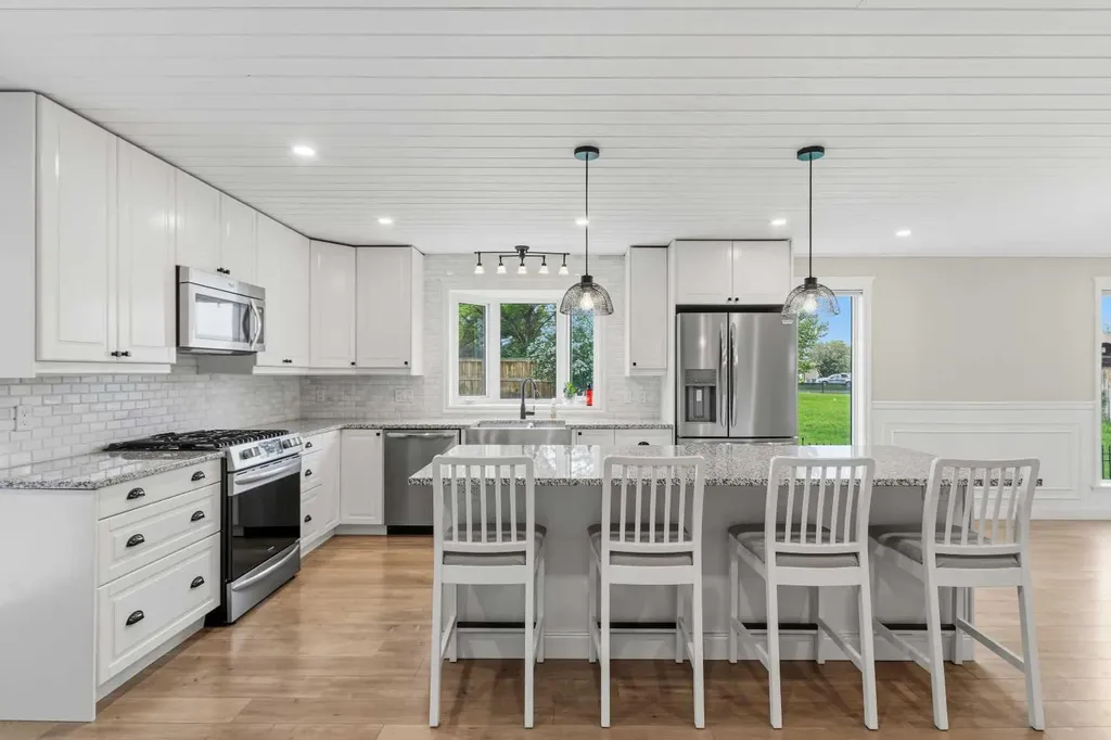 5613 37 Street Lloydminster AB T9V 1Z2