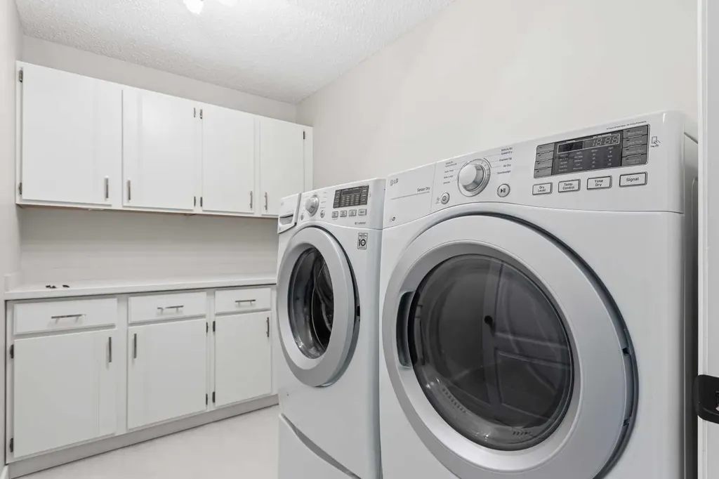 5613 37 Street Lloydminster AB T9V 1Z2