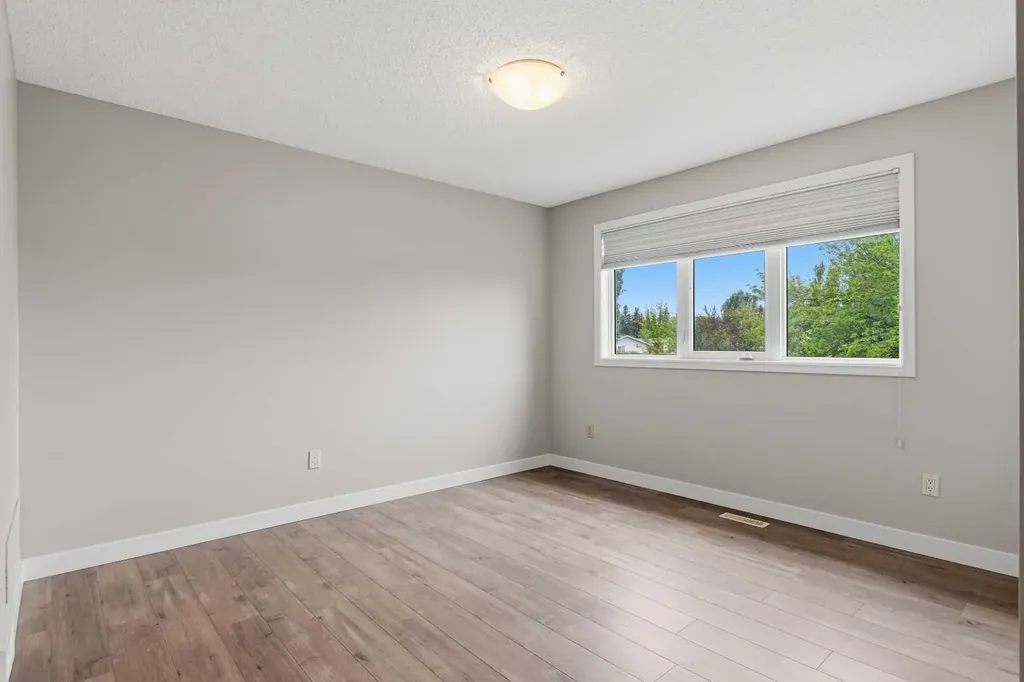5613 37 Street Lloydminster AB T9V 1Z2