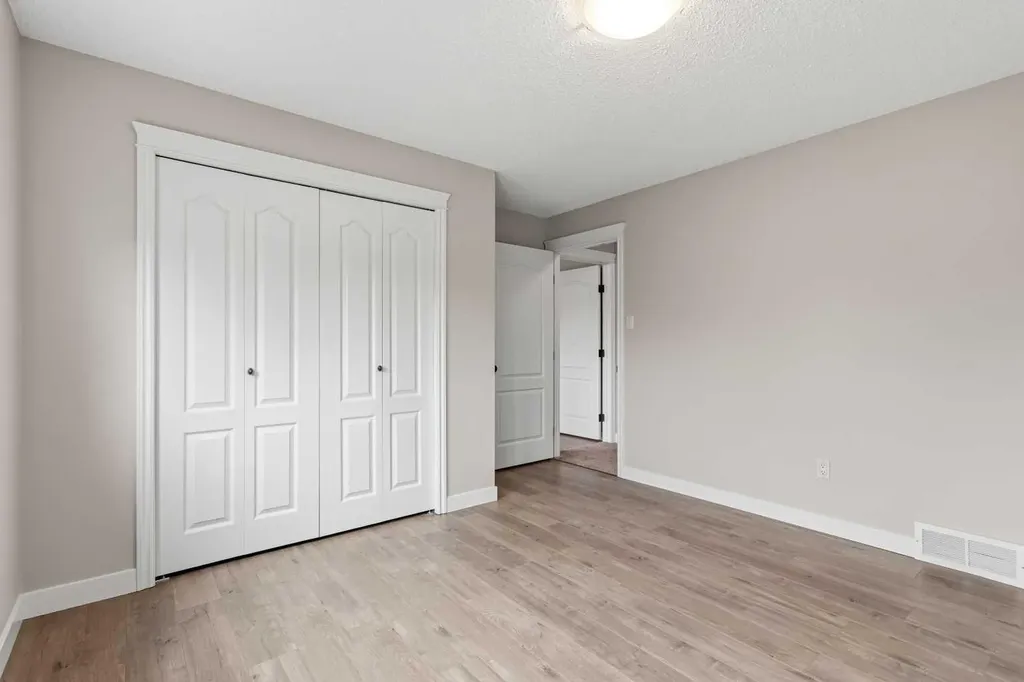 5613 37 Street Lloydminster AB T9V 1Z2