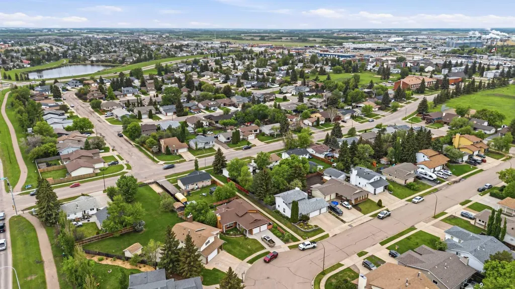5613 37 Street Lloydminster AB T9V 1Z2