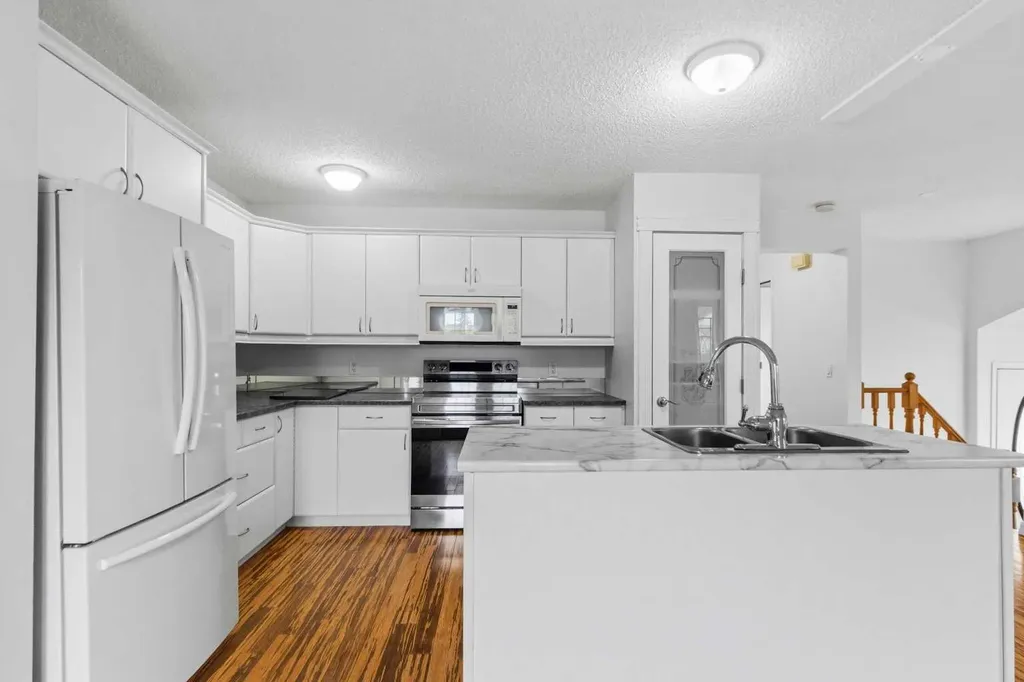 202 Bird Crescent Fort Mcmurray AB T9H 4T3
