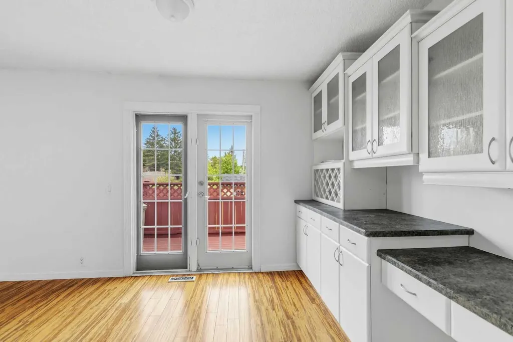 202 Bird Crescent Fort Mcmurray AB T9H 4T3