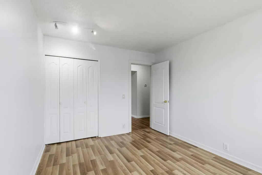 202 Bird Crescent Fort Mcmurray AB T9H 4T3