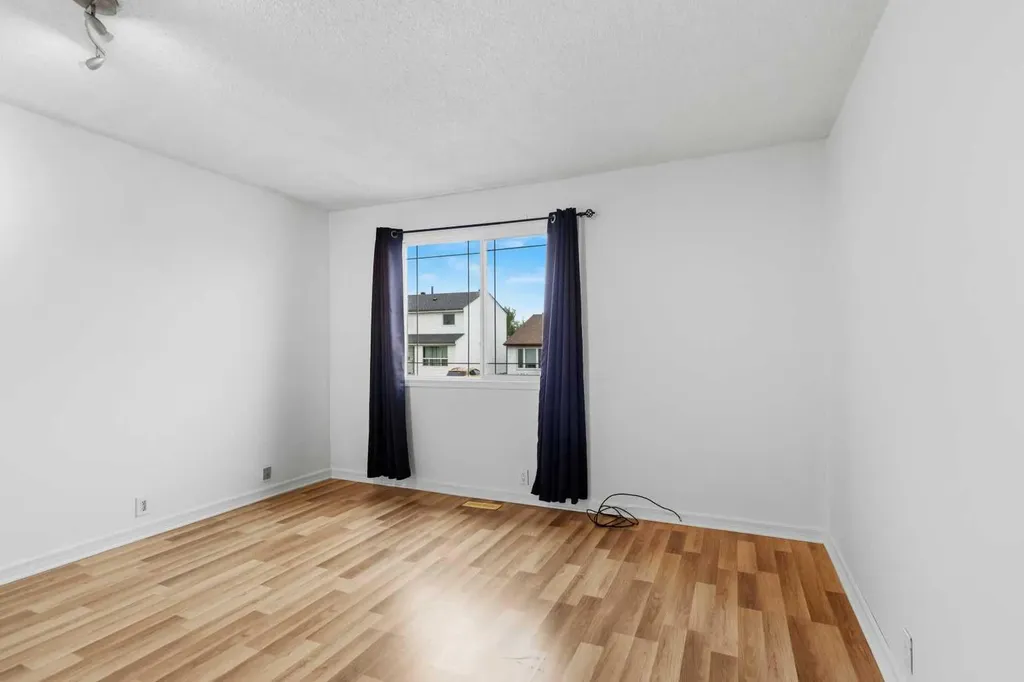 202 Bird Crescent Fort Mcmurray AB T9H 4T3