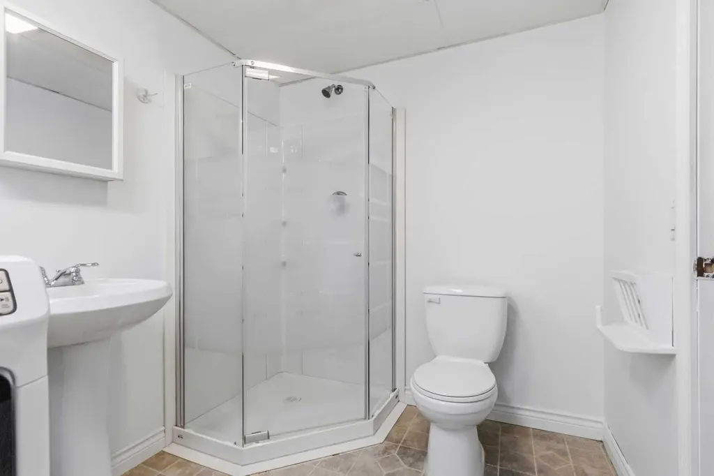 202 Bird Crescent Fort Mcmurray AB T9H 4T3