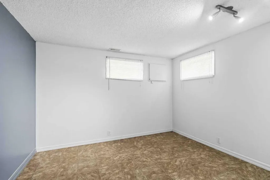 202 Bird Crescent Fort Mcmurray AB T9H 4T3