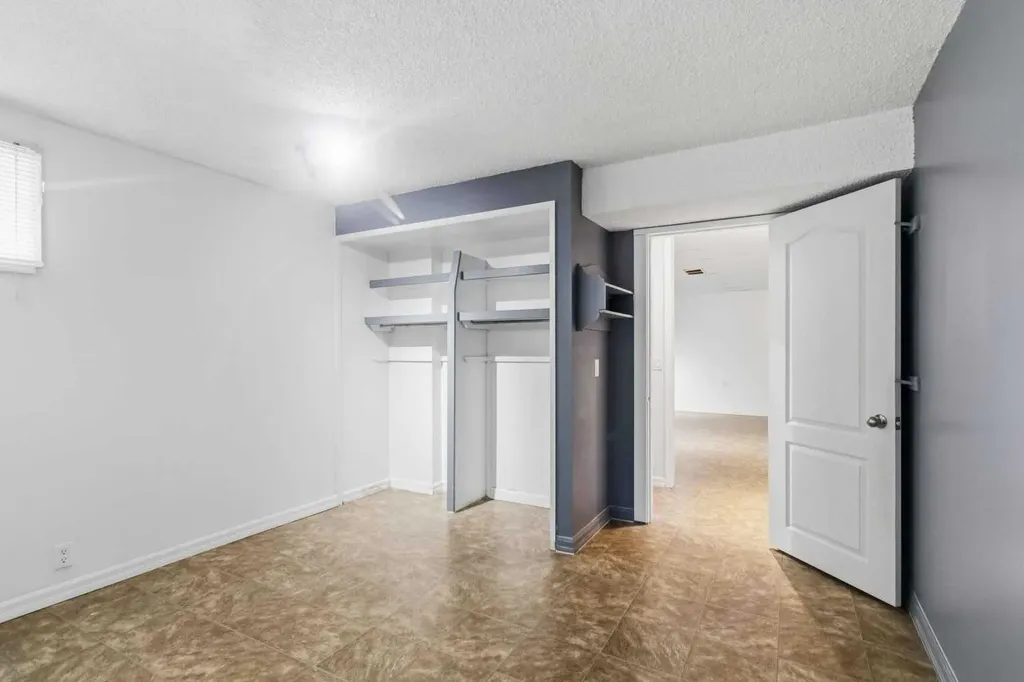 202 Bird Crescent Fort Mcmurray AB T9H 4T3