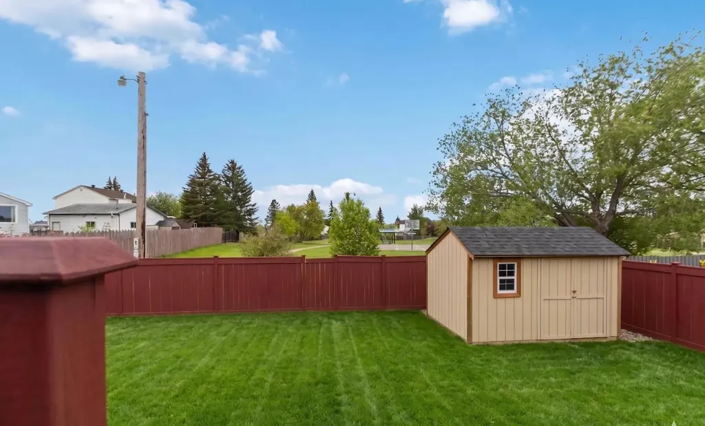 202 Bird Crescent Fort Mcmurray AB T9H 4T3