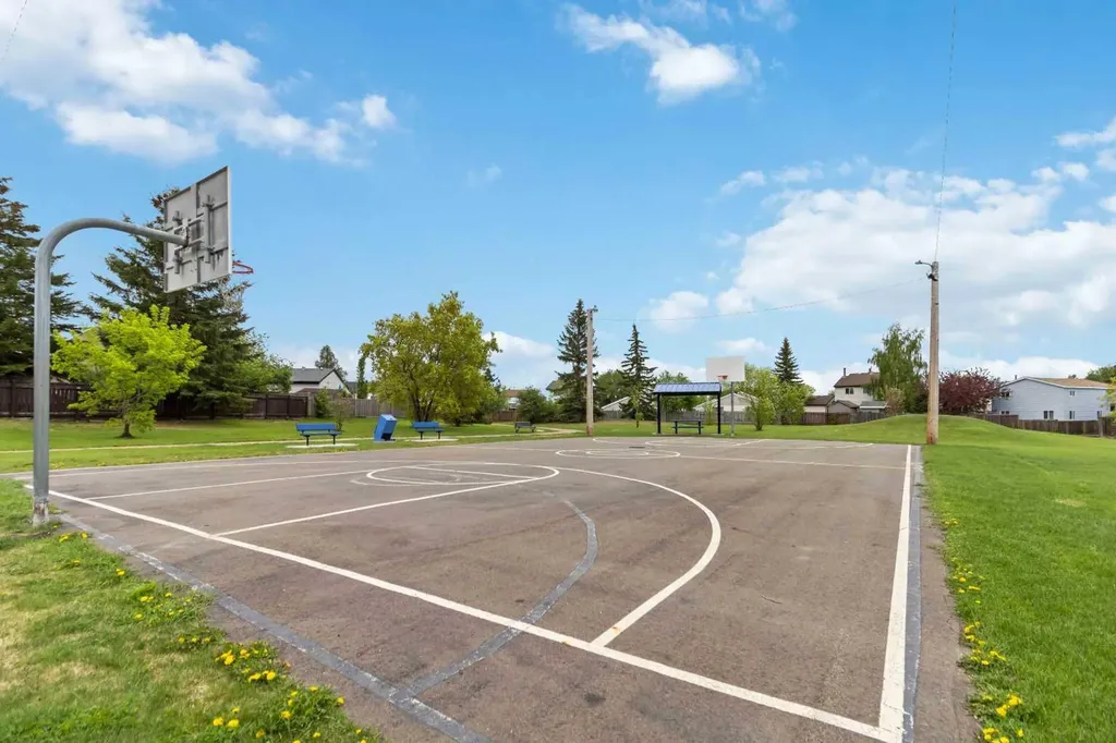 202 Bird Crescent Fort Mcmurray AB T9H 4T3
