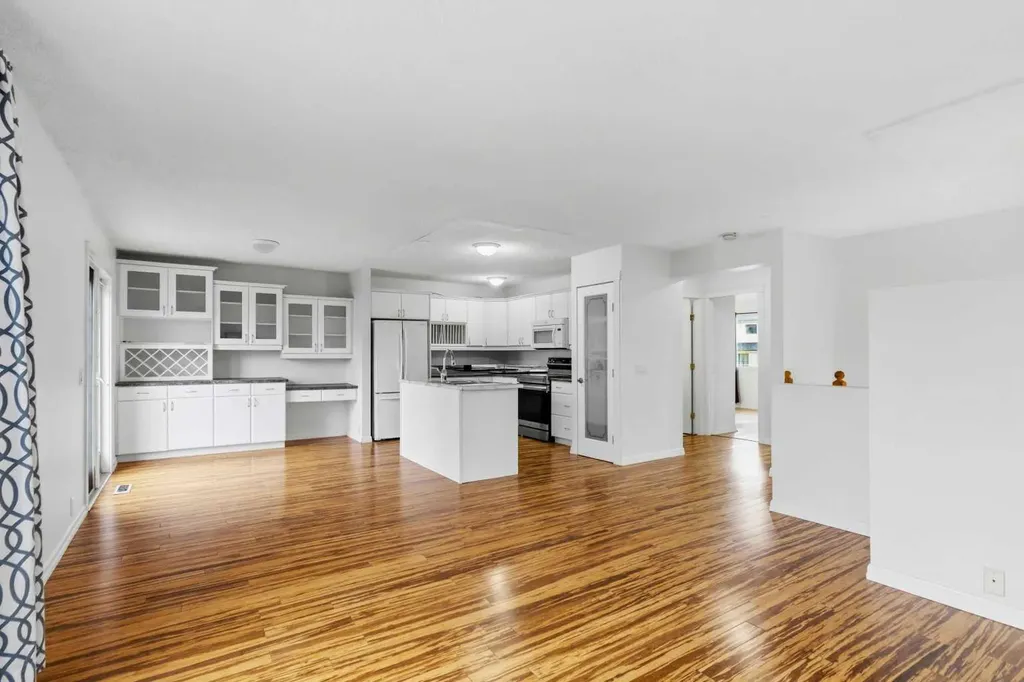 202 Bird Crescent Fort Mcmurray AB T9H 4T3