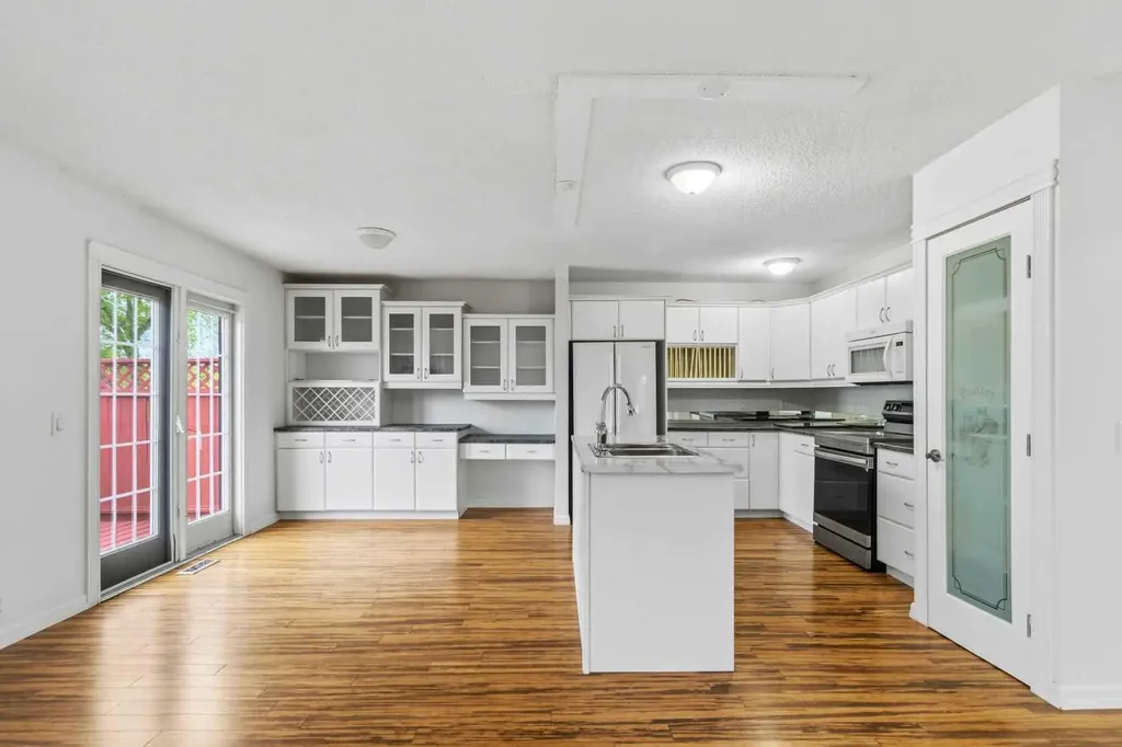 202 Bird Crescent Fort Mcmurray AB T9H 4T3