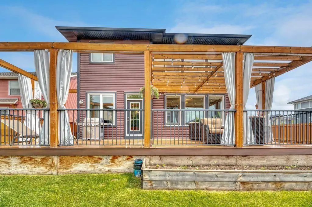 233 Sandpiper Boulevard Chestermere AB T1X 0V5