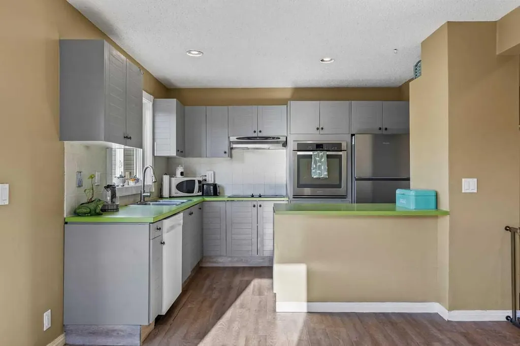 34 Elk Hill SE Airdrie AB T4B 1Y9