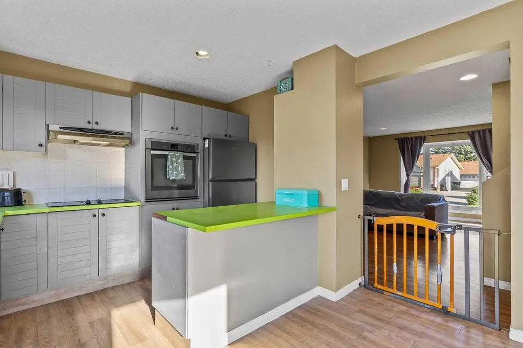 34 Elk Hill SE Airdrie AB T4B 1Y9