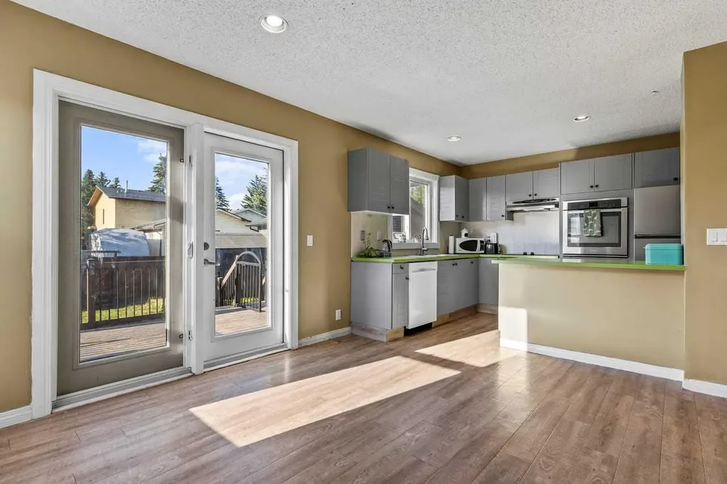 34 Elk Hill SE Airdrie AB T4B 1Y9
