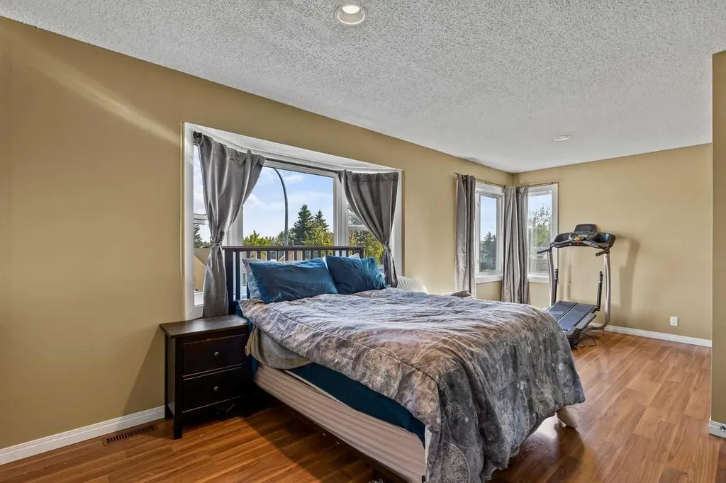 34 Elk Hill SE Airdrie AB T4B 1Y9