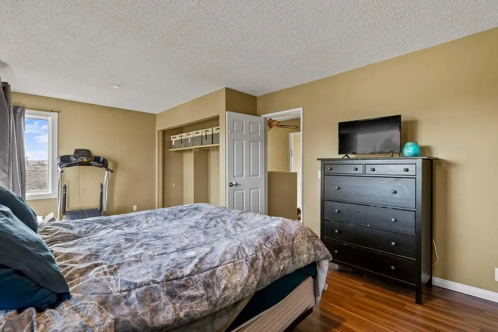 34 Elk Hill SE Airdrie AB T4B 1Y9