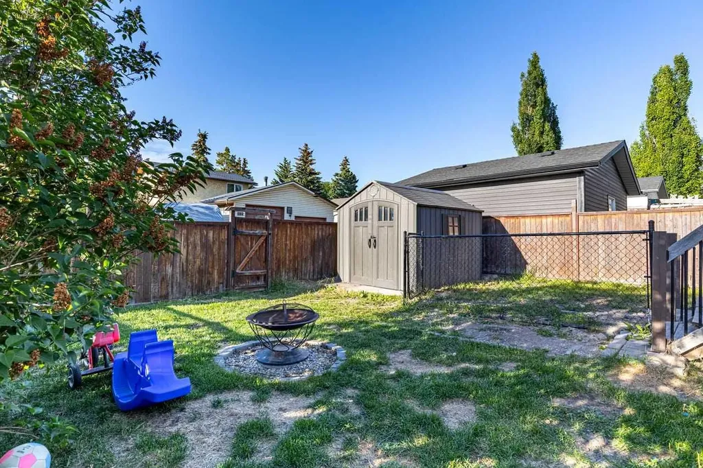 34 Elk Hill SE Airdrie AB T4B 1Y9